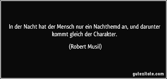 In der Nacht hat der Mensch nur ein Nachthemd an, und darunter...