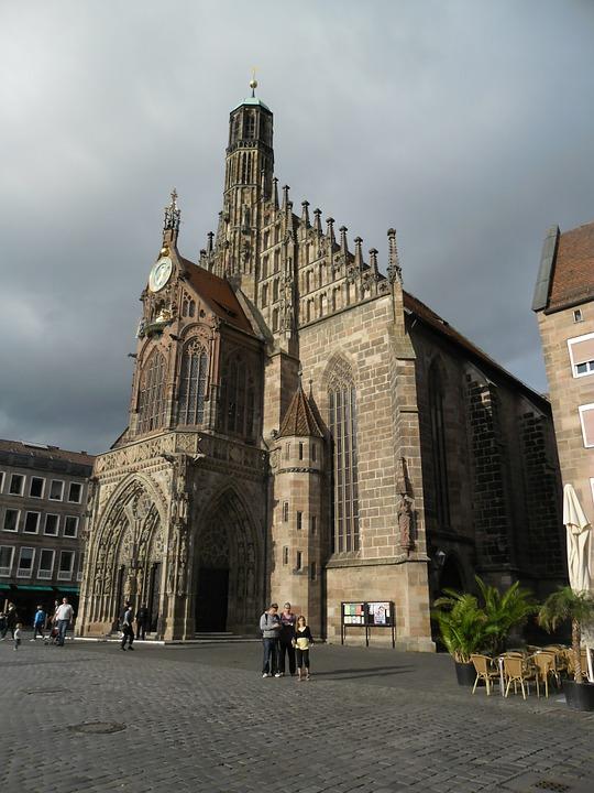 frauenkirche-680852_960_720.jpg