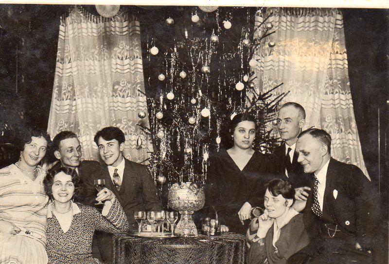 Friseur Karl Weihnachten Mitte der 1920-er Jahre.jpg