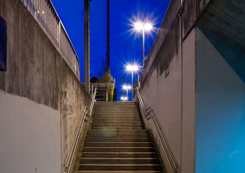 05 Treppe Gleis 1 DSC_0662-2.jpg