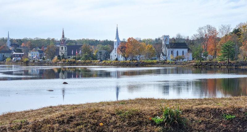 Mahone Bay 04 - Kirchen.jpg