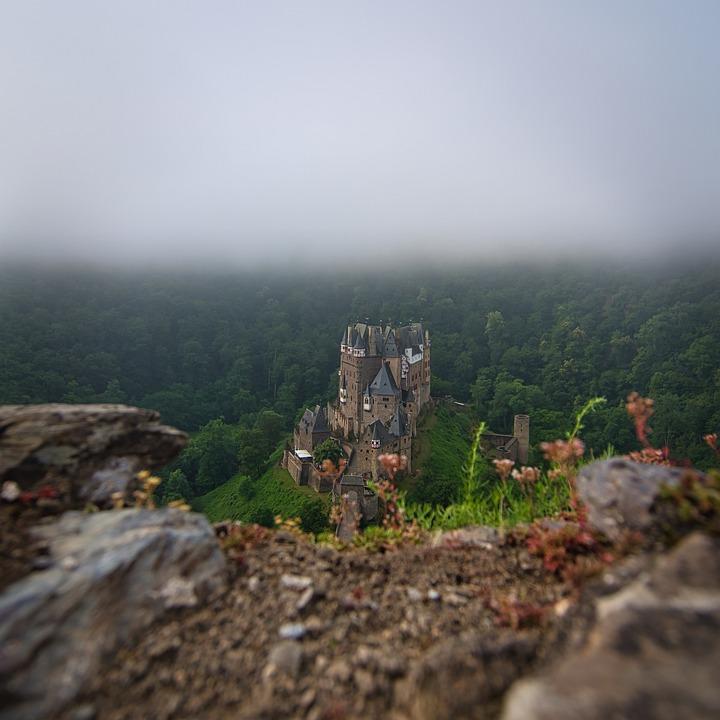 eltz-castle-6650177_960_720.jpg