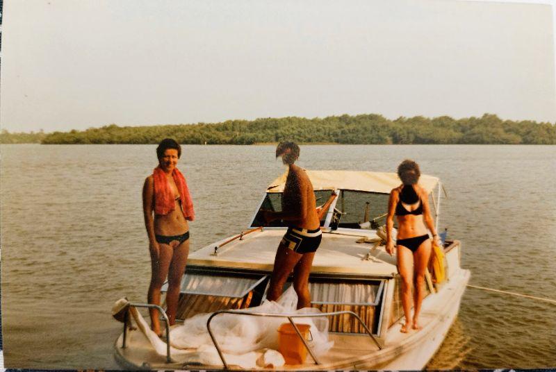 Abidjan 20 Schiff auf der Lagune - retuschiertjpg.jpg