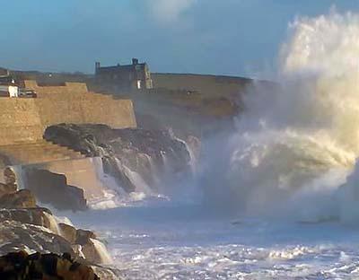 Porthleven-waves.jpg