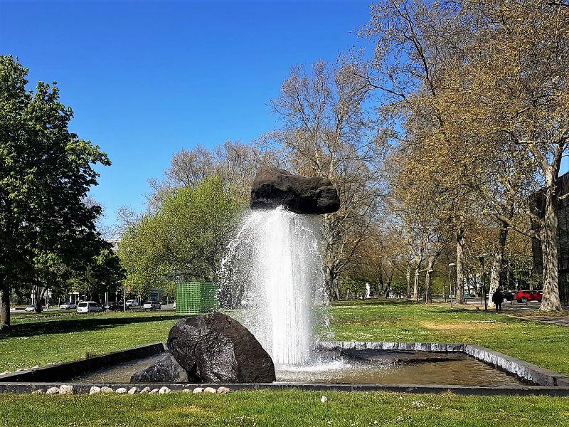 Brunnen-am-Musiktheater-Gelsenkirchen (1).jpeg