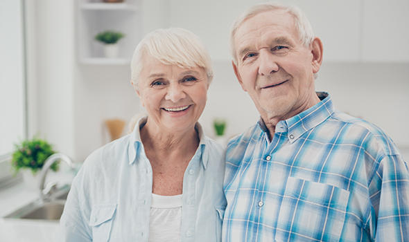 Freepik_senior-couple-standing-in-the-kitchen_miksturaproduction.jpg