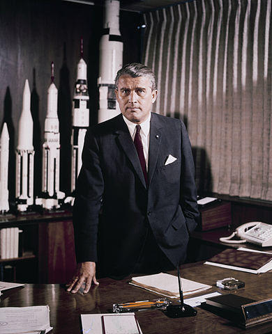 390px-Wernher_von_Braun.jpg