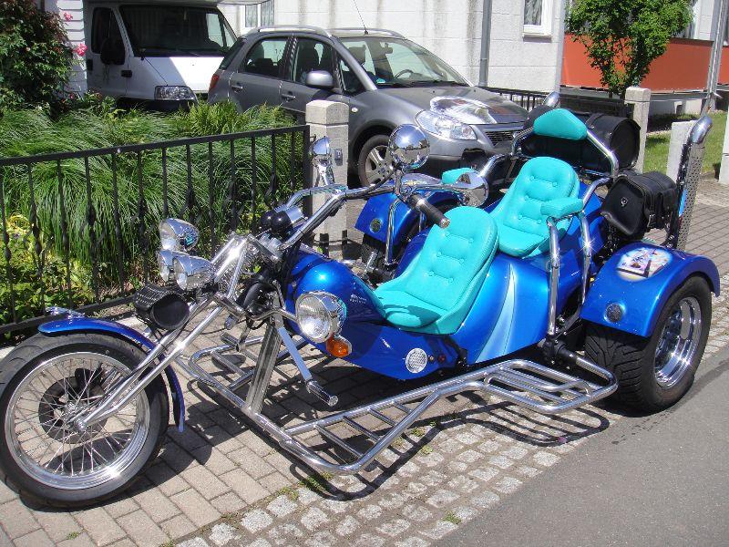 Blaues Motorrad.JPG