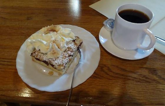 Kaffee und Kuchen vom Ausflug.JPG