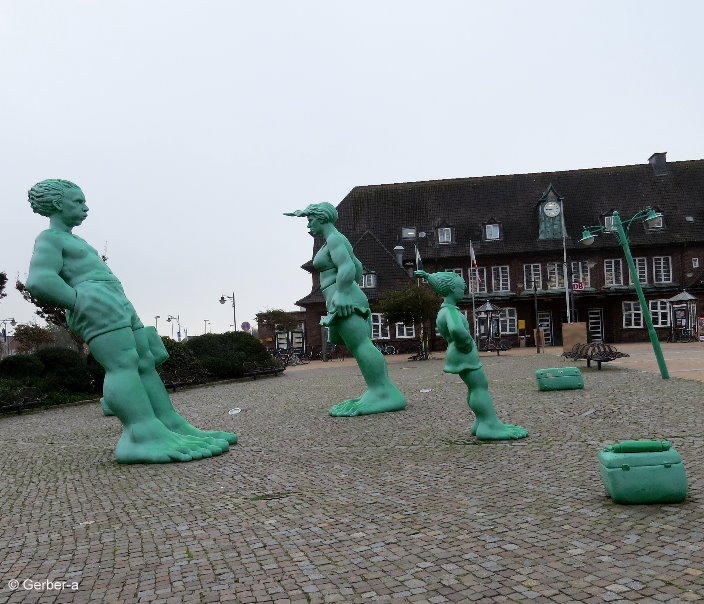 Sylt Reisende Riesen im Wind.JPG