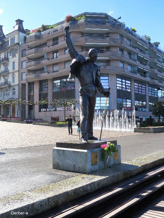 Freddie Mercury in Montreux in der Schweiz.jpg