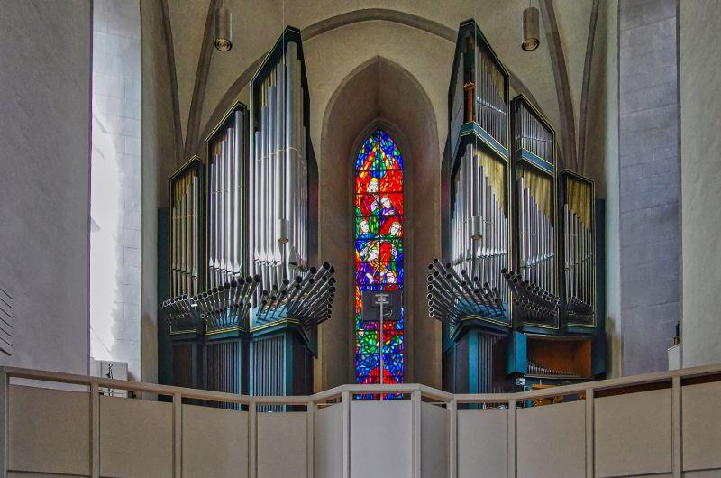 DIE ORGEL IN ST. KATHARINEN OS.jpg