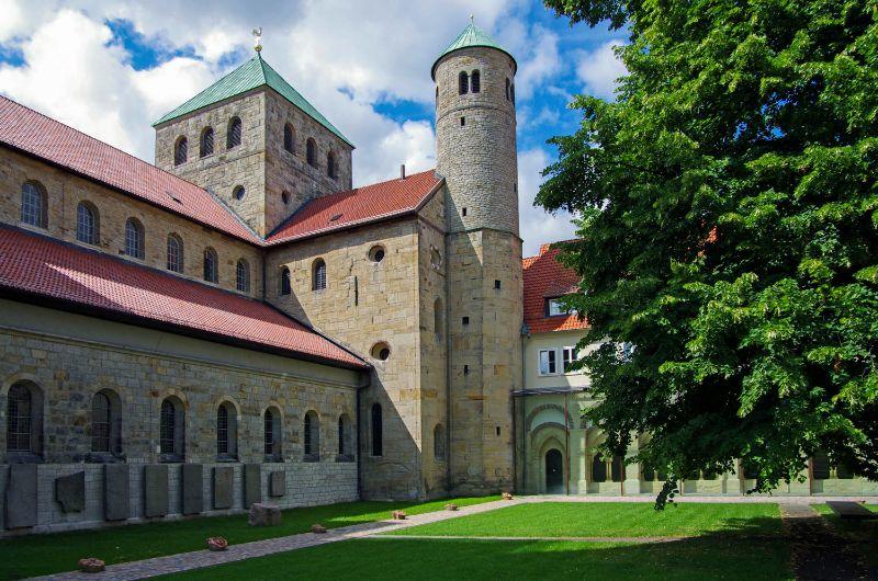 2014.06 Hildesheim mit Michaeliskirche-07.jpg