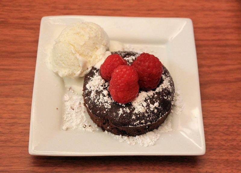 chocolate-lava-cake-1982586_960_720.jpg