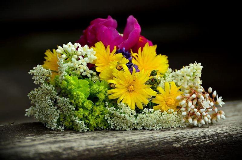 flowers-bouquet-thank-you-colorful-flowers-give-floral-greeting.jpg