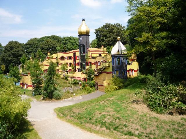 Hundertwasserhaus.jpg