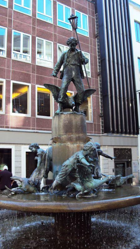 Bonn Martinsbrunnen.JPG