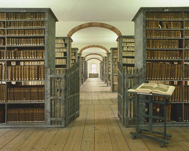 bibliothek_ml_preiss_1_981x715.jpg