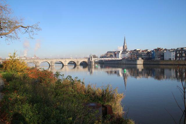 01 Maas Brücke.jpg