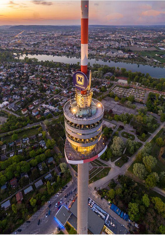 Donauturm in Wien.jpg