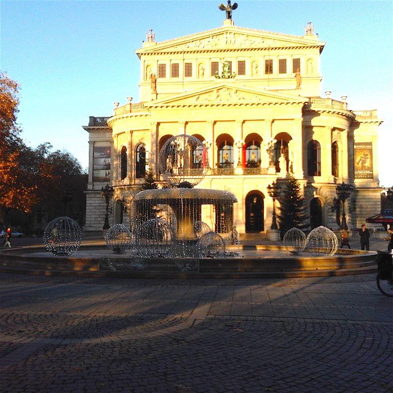 Brunnen-Oper.jpg