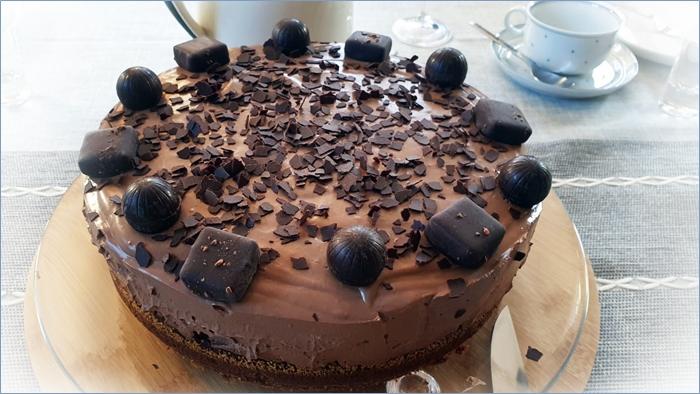 Geburtstagstorte MOUSSE AU CHOCOLAT.jpg