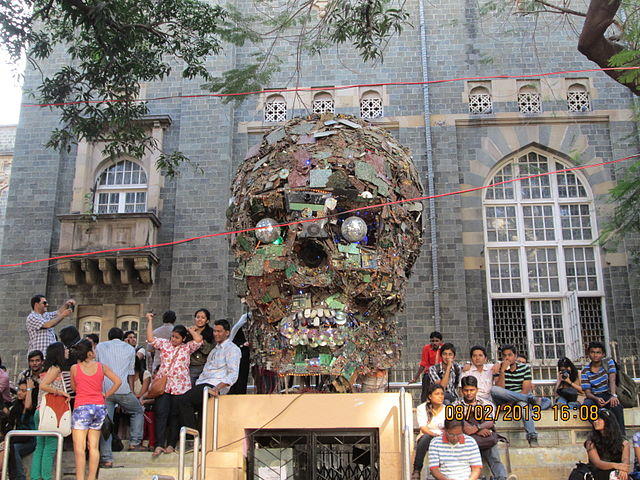 640px-'ELECTRONIC_WASTE_MONSTER'_model_at_'Kala_Ghoda_Festival'.JPG