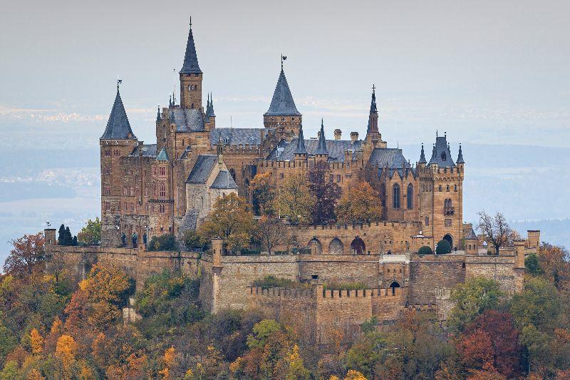 Burg_Hohenzollern_10-2016-Wiki.jpg