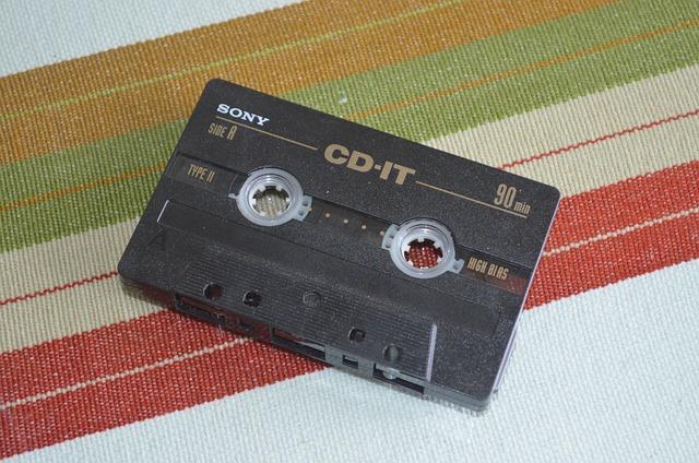 cassette-g4b2d7cedf_640.jpg