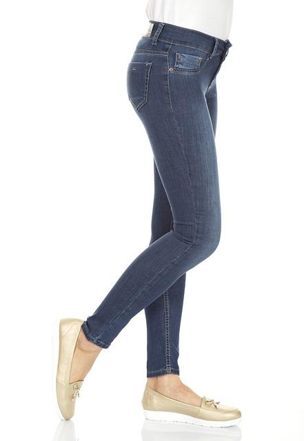 jeans-2405033_640.jpg