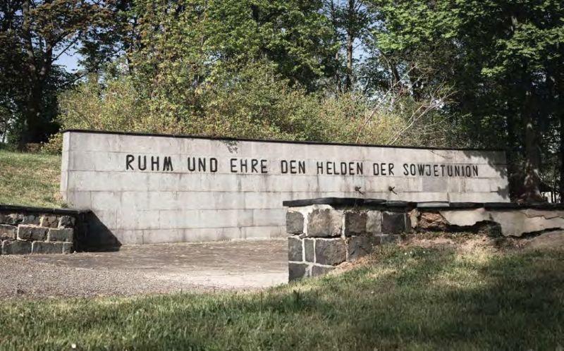 sowjetisches ehrenmal_Thüringen.jpg